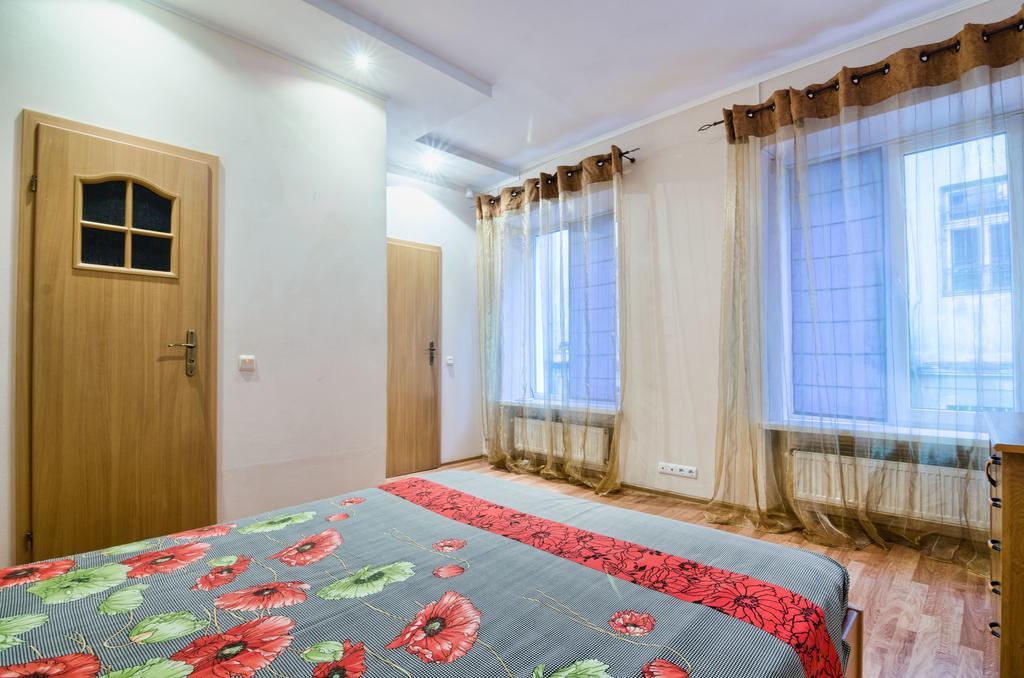 Apartamenty Lesi Ukrainky 17 Lviv Exterior photo
